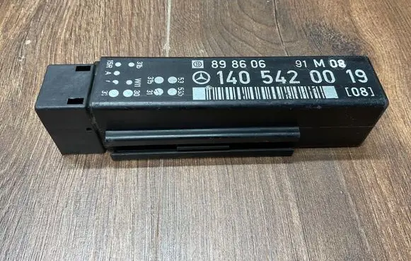 Mercedes-Benz S W140 Window wiper relay 1405420019