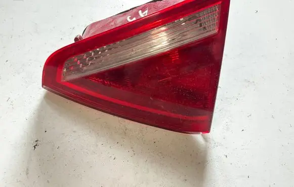 Audi A5 8T 8F Tailgate rear/tail lights 8T0945094