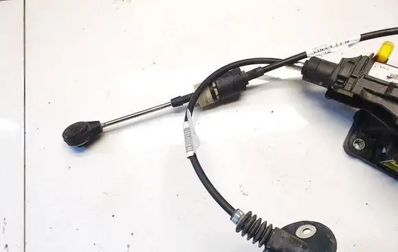 Gear shift cable linkage