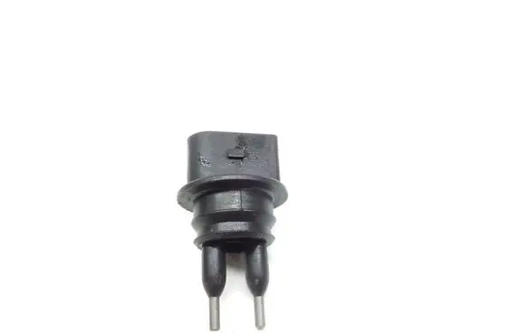 Volkswagen PASSAT B5 Windshield washer fluid level sensor 7M0919376