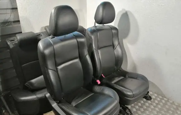 Seat set