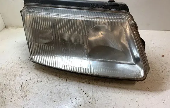 Volkswagen PASSAT B5 Headlight/headlamp 09231210
