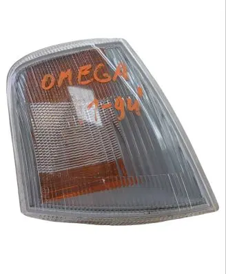 Opel Omega A Front indicator light 4421513R 90297450 90378129