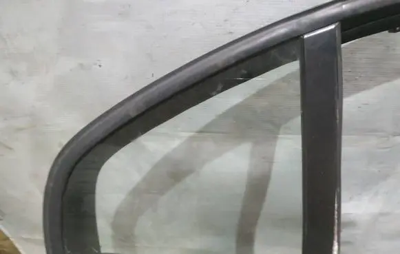 Skoda Superb B5 (3U) Rear vent window glass AS2