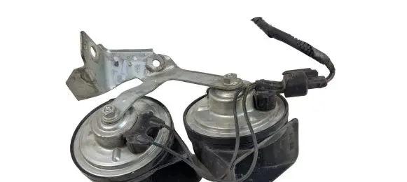 Ford C-MAX II Horn signal A046495 007042 AM80SX