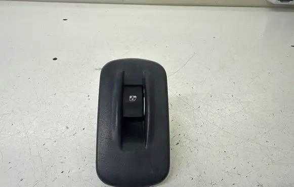 Opel Vivaro Electric window control switch 8200011870 91165802