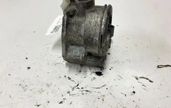 Volkswagen Touran I Throttle valve 03G128063C