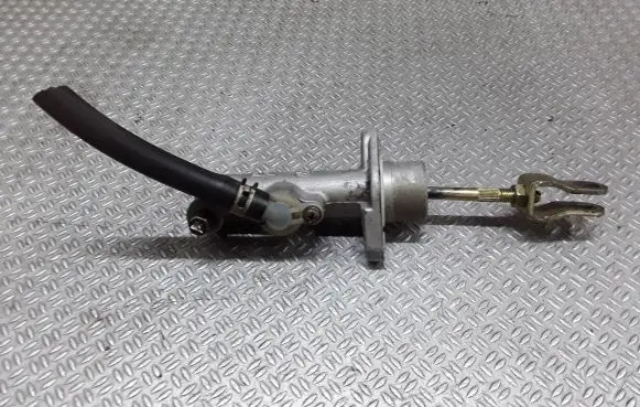 Master brake cylinder