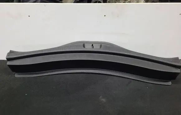 Trunk/boot lower side trim panel