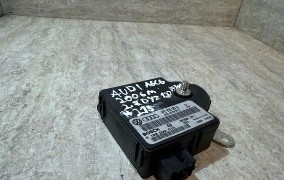 Audi A6 S6 C6 4F Power management control unit 4F0915181A