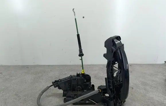 Mercedes-Benz C W205 Front door lock A2220063999