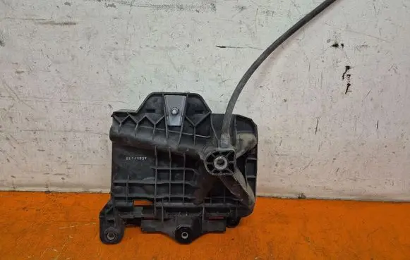 Skoda Fabia Mk3 (NJ) Battery box tray 6C0915331