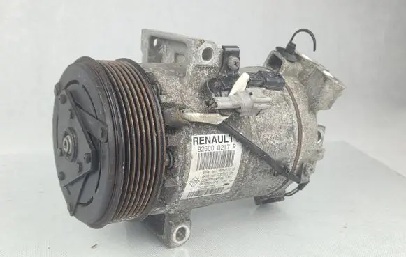 Renault Clio IV Air conditioning (A/C) compressor (pump) 926000217R 6052770119 70012607