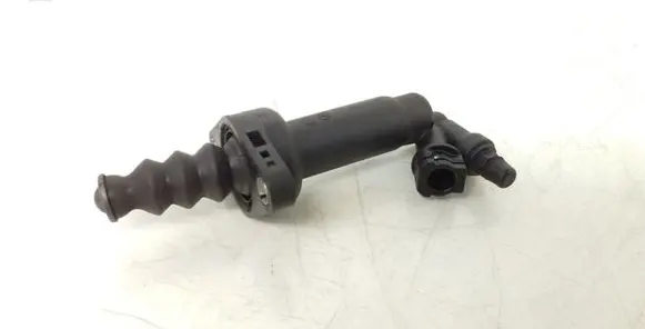 Clutch slave cylinder