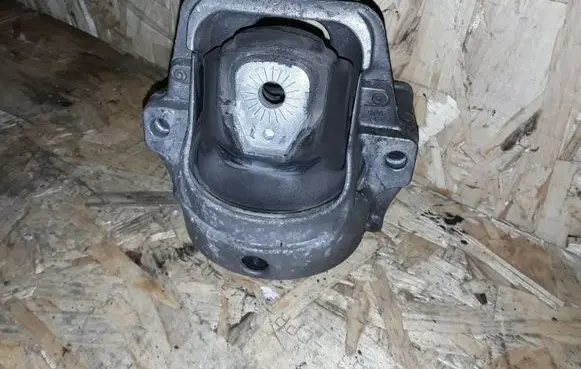 Audi A4 S4 B8 8K Engine mount bracket 8K0199381KD
