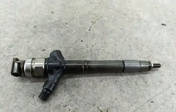 Toyota Avensis T250 Fuel injector 236700R030DENSO