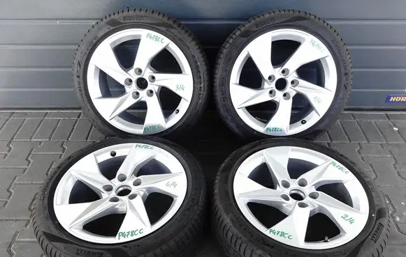 Audi A3 8Y R17 alloy rim 8Y0601025A