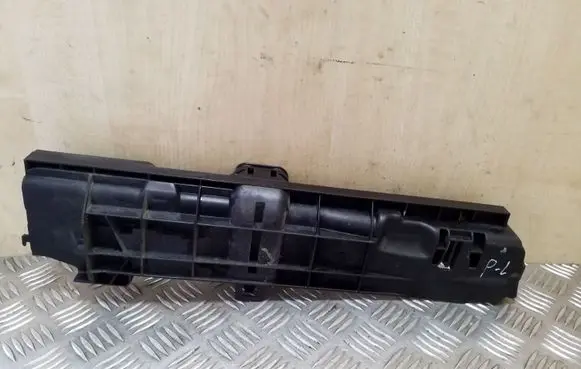 BMW 3 E90 E91 Radiator mount bracket 17107524912 7524912
