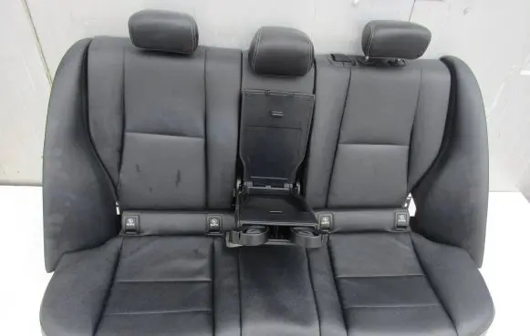 Mercedes-Benz C W205 Second row seats 