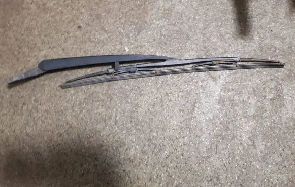 BMW X5 E53 Rear wiper blade 8402374