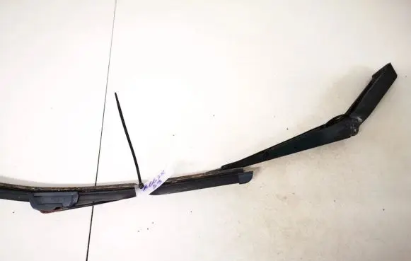 Ford Mondeo Mk III Front wiper blade arm 1s7117526ab