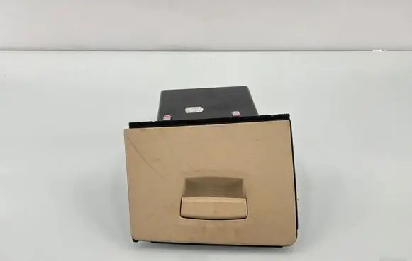 BMW 5 F10 F11 Glove box 9166696 112420