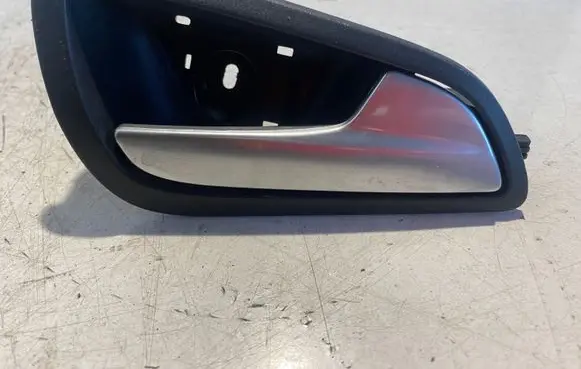 Ford Focus Front door interior handle