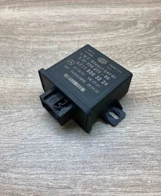Mercedes-Benz E W211 Light module LCM A2118203226 5DF008278