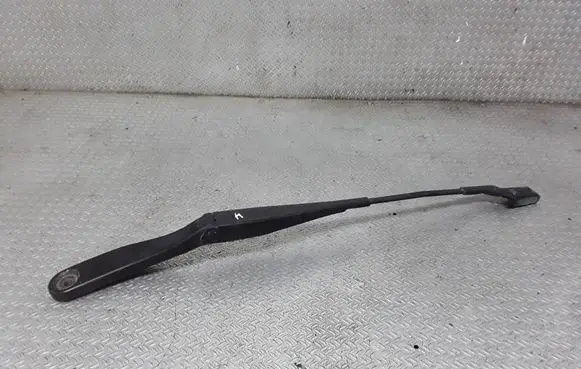 Front wiper blade arm