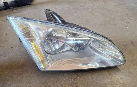 Ford Focus C-MAX Headlight/headlamp 4M5113K060AA VP4M5X13K060AA