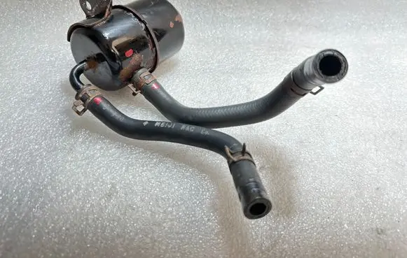 Mitsubishi Eclipse (D21A/D22A/D27A) Power steering fluid tank/reservoir 