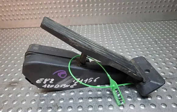 BMW X1 E84 Accelerator throttle pedal S27705886 6786589