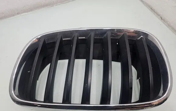 BMW X5 E70 Front bumper upper radiator grill 7171395