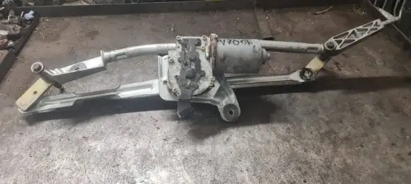 Volvo V70 Front wiper linkage and motor 8624239