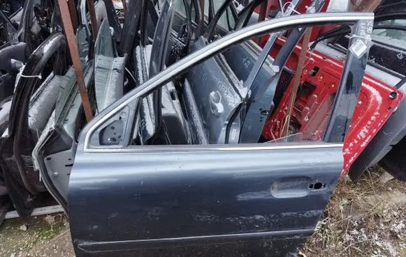 Volvo XC90 Front door