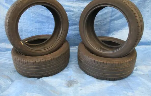 Tesla Model S R19 summer tire 