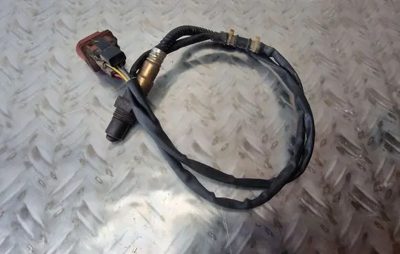 Volkswagen PASSAT B6 Lambda probe sensor 022906262