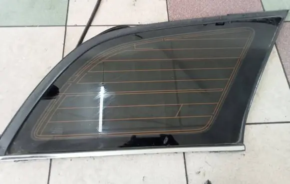 Toyota Avensis T250 Rear door window glass 43R00048 DOT24AS2M68