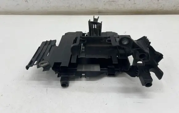 BMW 3 G20 G21 Engine control unit holder 8650888