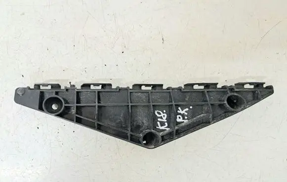 Front bumper mounting bracket