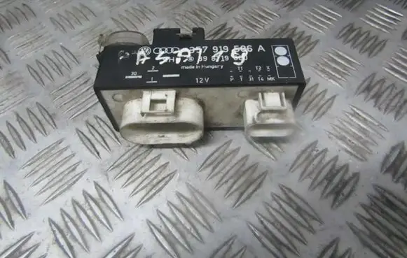 Coolant fan relay