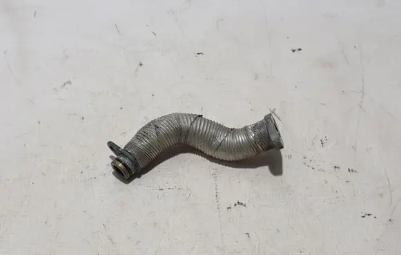 BMW 5 G30 G31 Turbo turbocharger oiling pipe/hose 7617535
