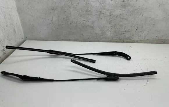 Audi A5 8T 8F Windshield/front glass wiper blade 8T1955408B