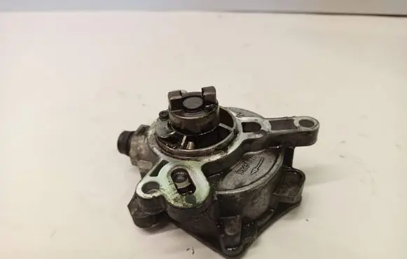 Volvo S60 Vacuum pump 31316688