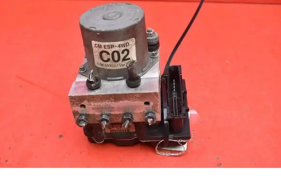 Hyundai Santa Fe ABS Pump 589102B850