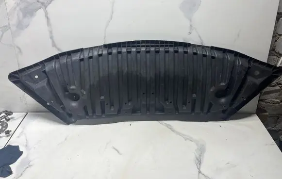 Mercedes-Benz C W204 Front bumper skid plate/under tray A2045200723