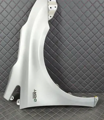 Toyota Avensis T270 Fender 