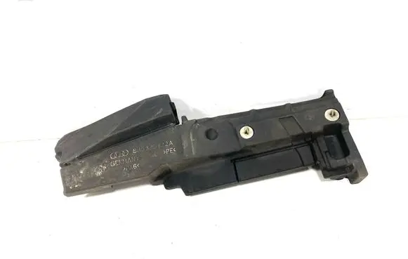 Audi Q3 8U Fender foam support/seal 8U0823722A
