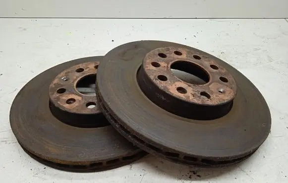 Volkswagen Golf V Front brake disc