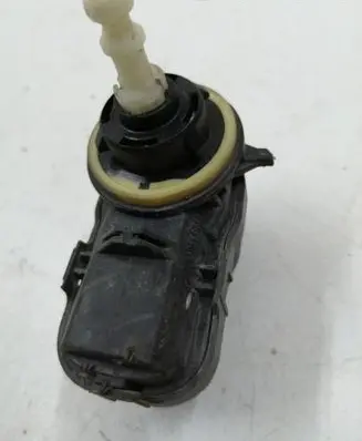 Nissan Pulsar Headlight level adjustment motor 
